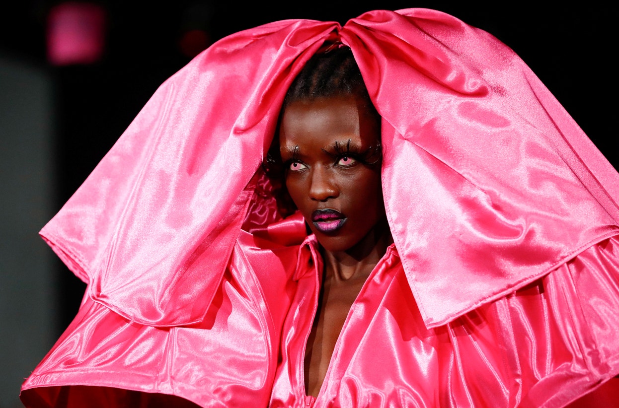  Designer Victor Weinsanto | Stephane Mahe - Reuters 