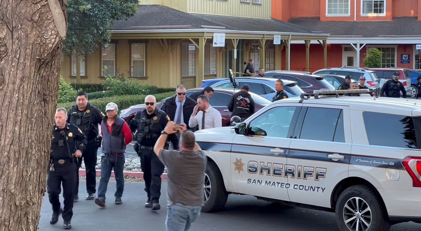 Sete pessoas morreram em dois tiroteios na Califórnia, na passada segunda-feira

