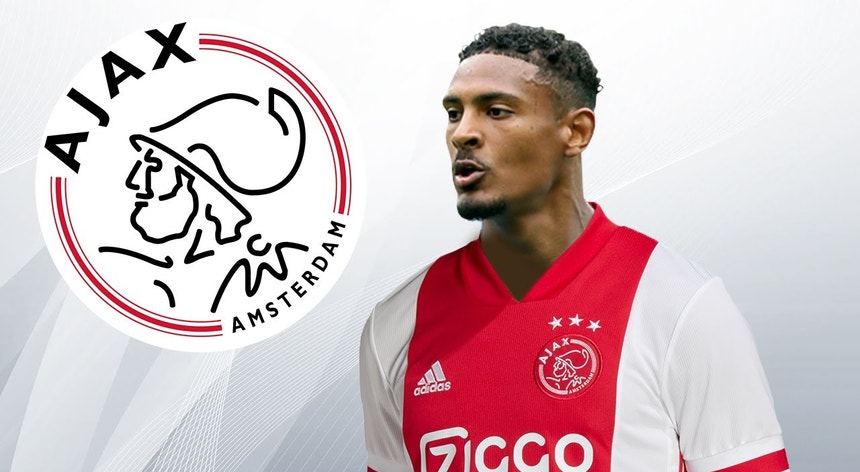 O futebolista franco-marfinense vai reforçar o ataque do Ajax
