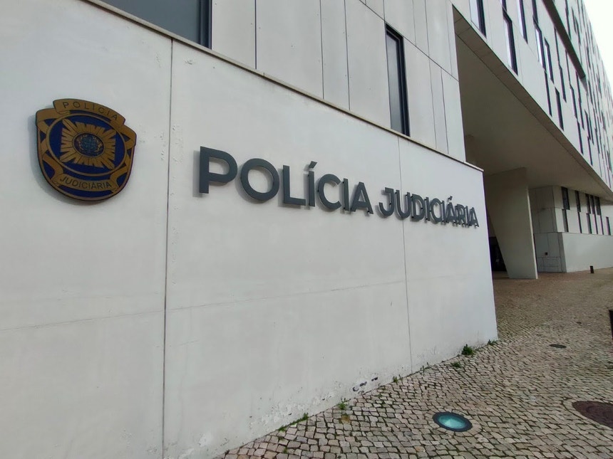PJ apreende toneladas de cocaína que eram transportadas por navio ao largo de Sines