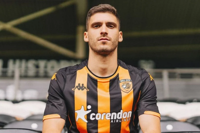 Rúben Vinagre emprestado ao Hull
