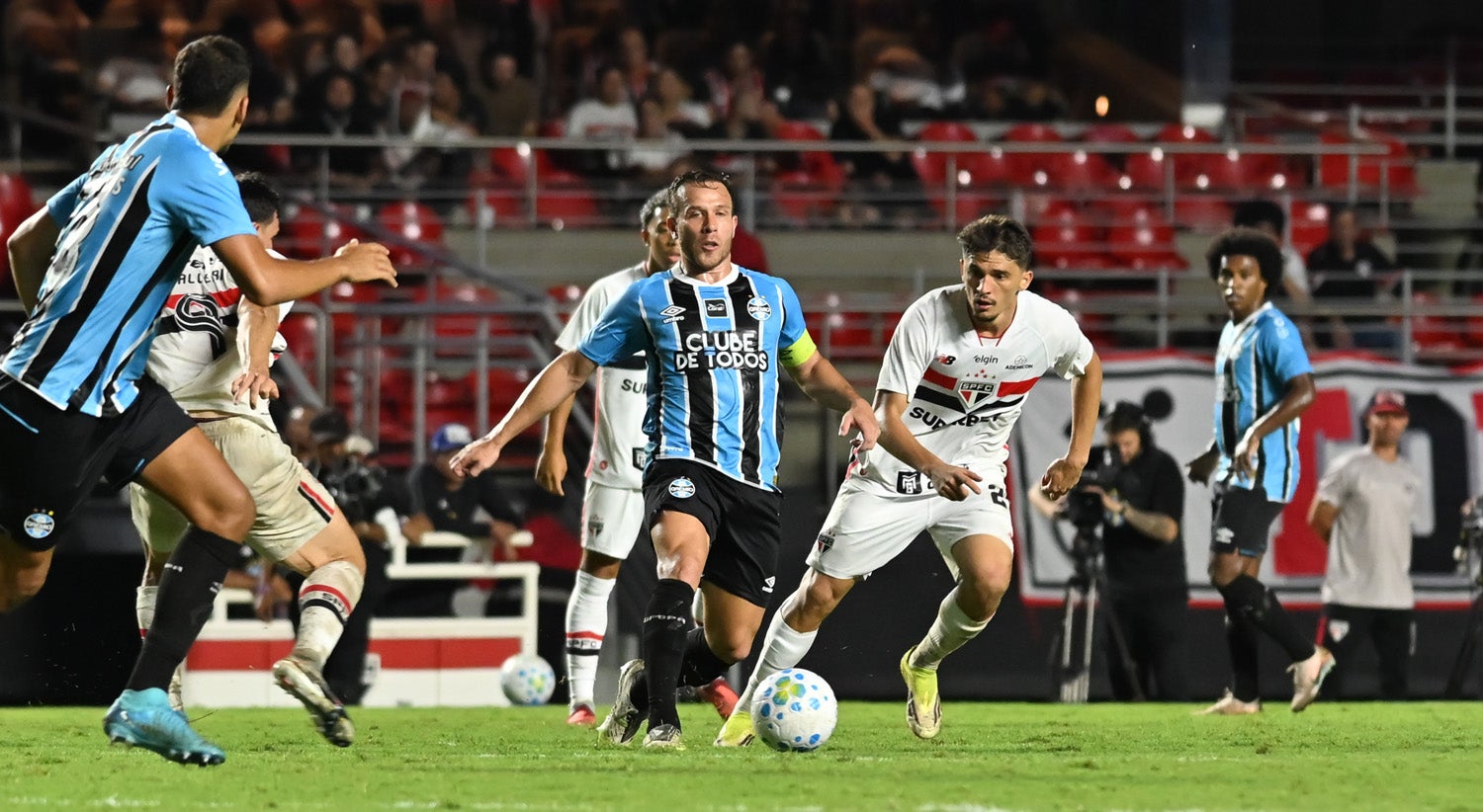 Grêmio perde no `Brasileirão`