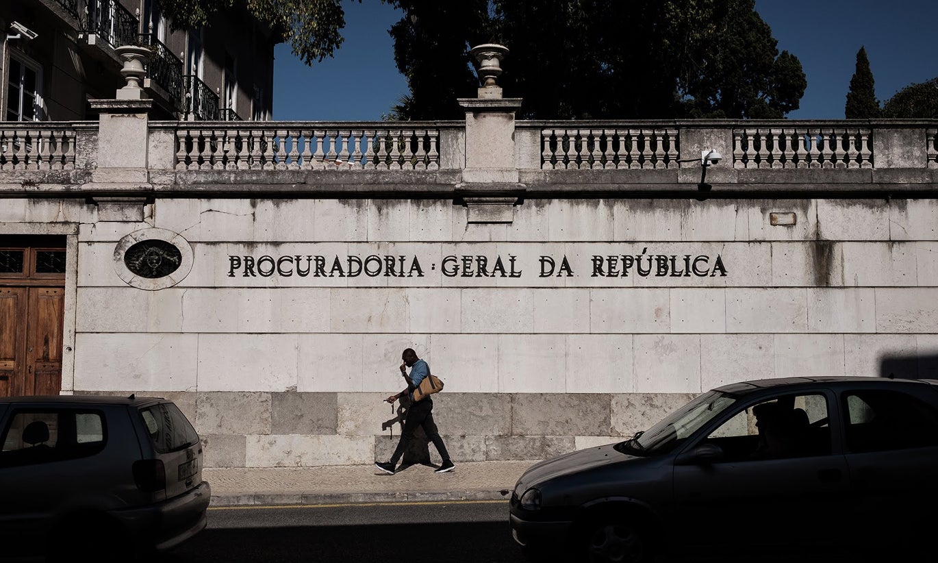 BE quer que PGR apure legalidade da utilização das Lajes pelos EUA