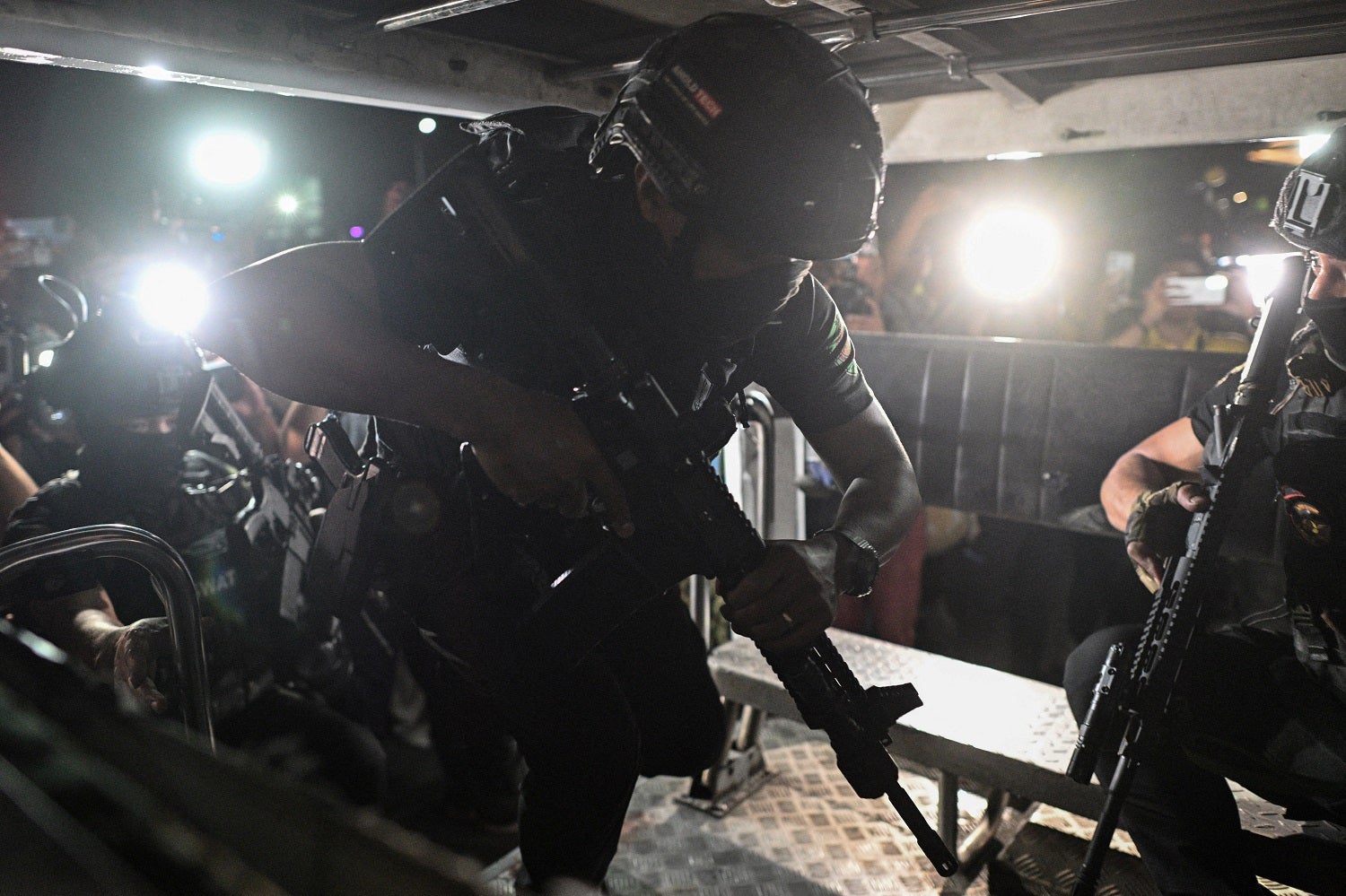 Suspeito detido após tiros no parlamento das Filipinas