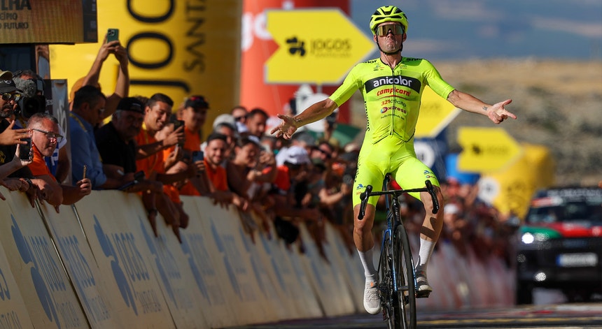 Imagem de Alexis Guérin vence na Torre e lidera Volta a Portugal