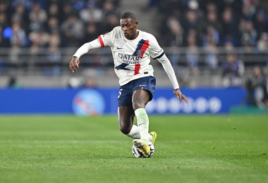 Golo de Nuno Mendes mantém PSG no topo da Liga francesa