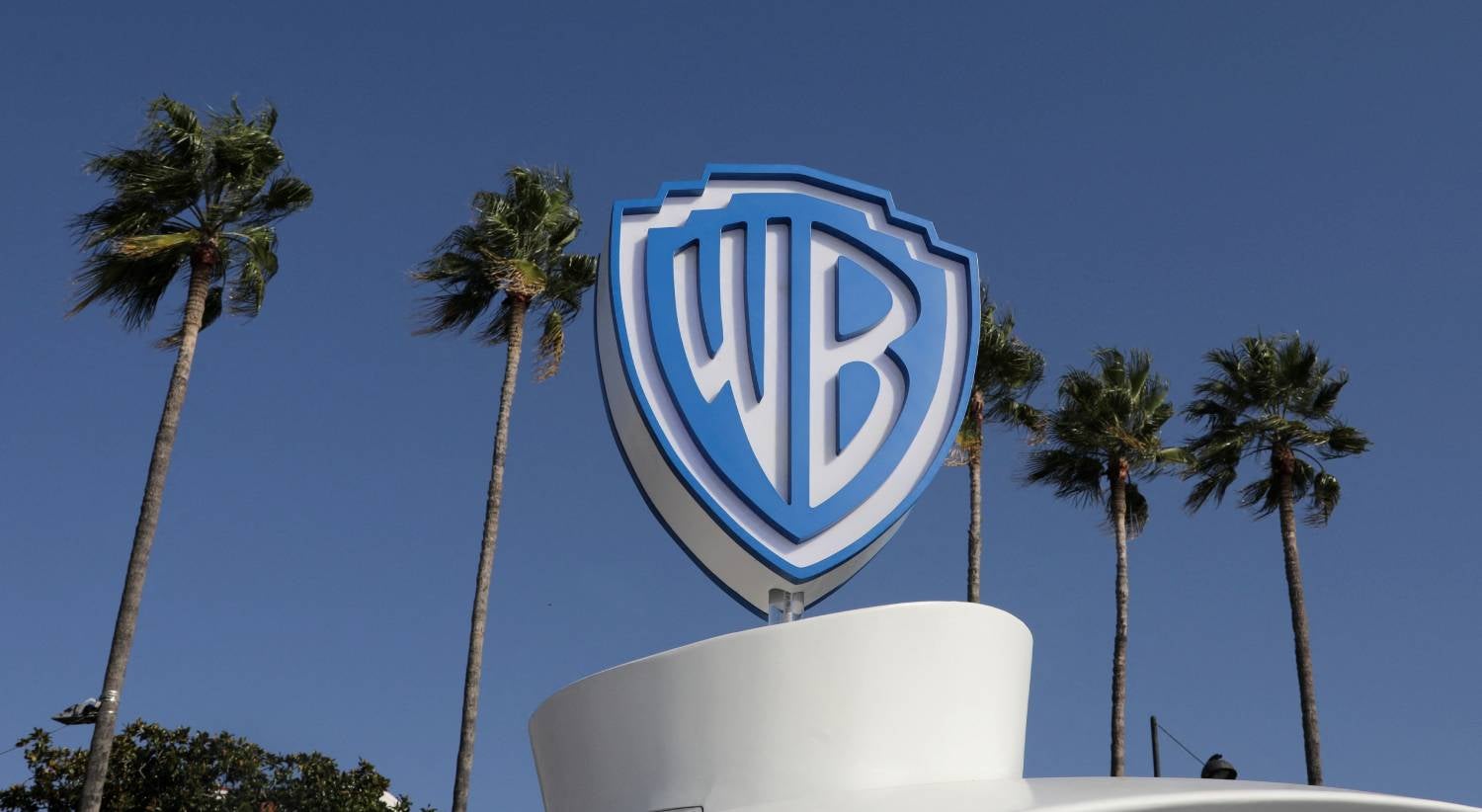 Warner Bros. volta a rejeitar acordo com Paramount e reafirma preferência pela Netflix