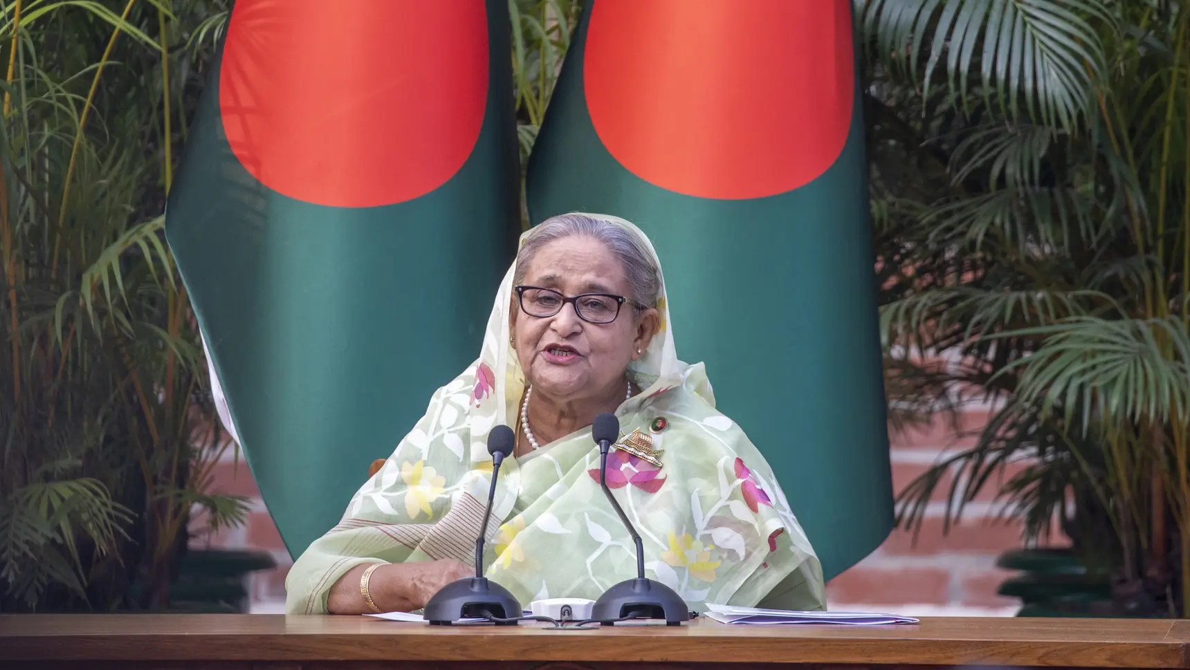 Ex-primeira-ministra Hasina anuncia regresso ao Bangladesh em dezembro