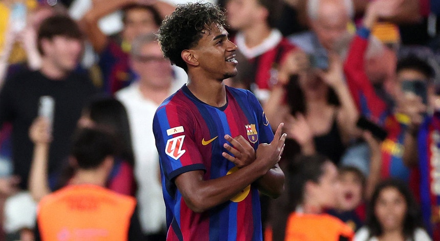 Imagem de FC Barcelona bate Rayo e mantém liderança
