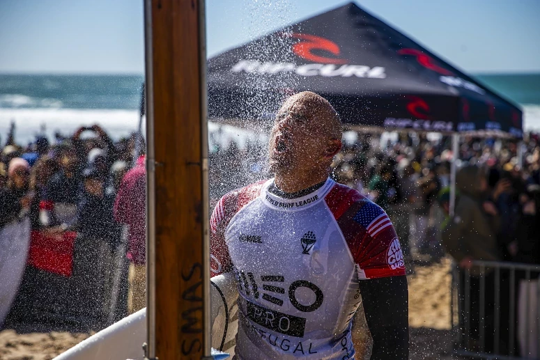 Kelly Slater é substituído por Matias Canhoto
