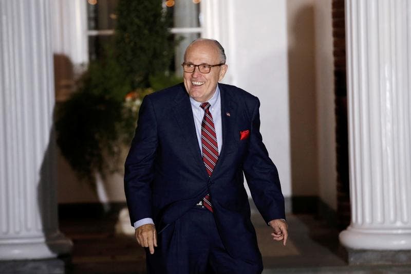 Rudy Giuliani manteve-se ao lado de Trump durante a campanha (foto: Mike Segar - Reuters)