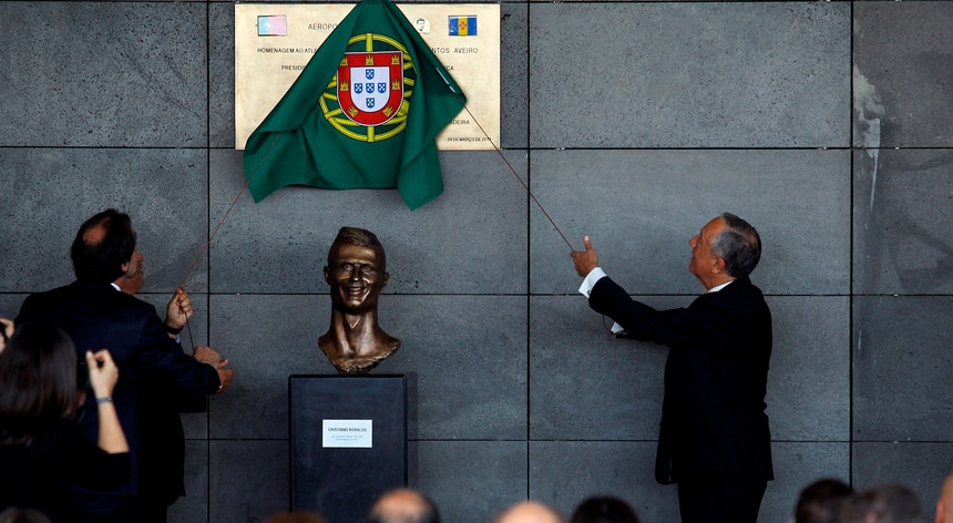 Cristiano Ronaldo junta o seu nome ao do Aeroporto da Madeira
