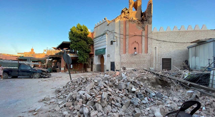 O epicentro foi na localidade de Ighil, situada 63 quilómetros a sudoeste da cidade de Marraquexe.
