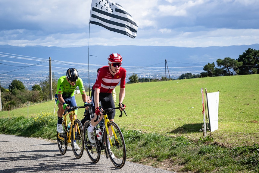 Imagem de Ciclista Jonas Vingegaard adia arranque da temporada após queda em treino