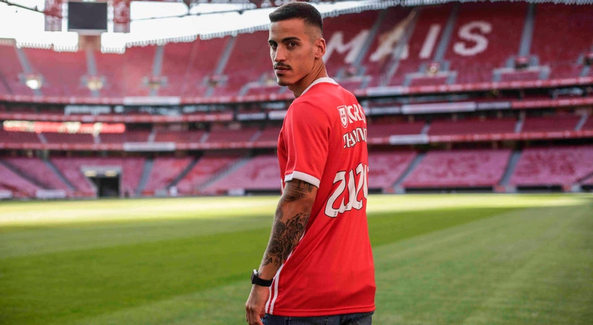 Chiquinho espreita um lugar na equipa do Benfica na nova temporada
