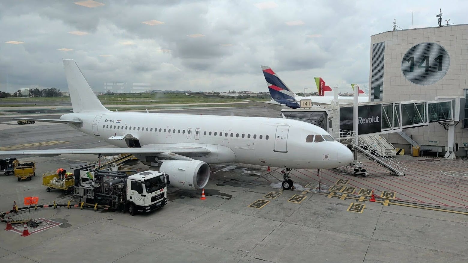 Combust�veis para avia��o. Governo com garantia de abastecimento "at� ao pico do ver�o"