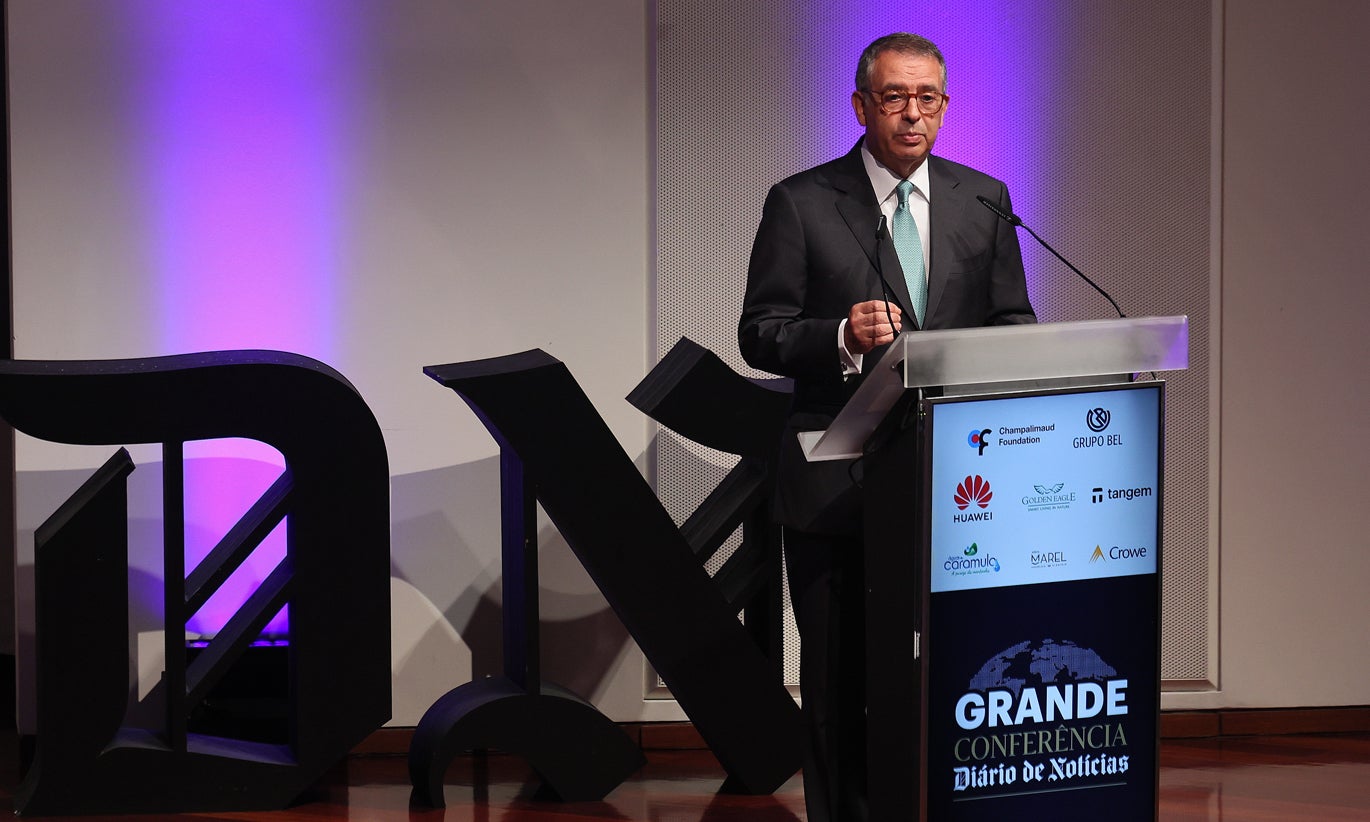 President warns against passivity in AI development