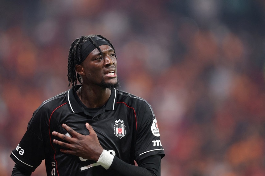 Aston Villa contrata Tammy Abraham ao Besiktas por 21 milhões de euros