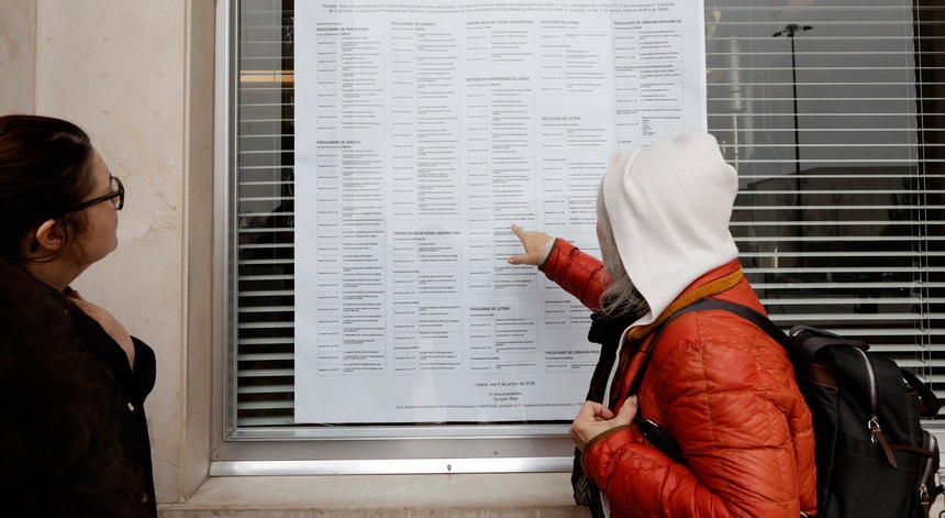 Imagem de Geografia pode ser obstáculo. Eleitores no estrangeiro votam nas presidenciais em consulados