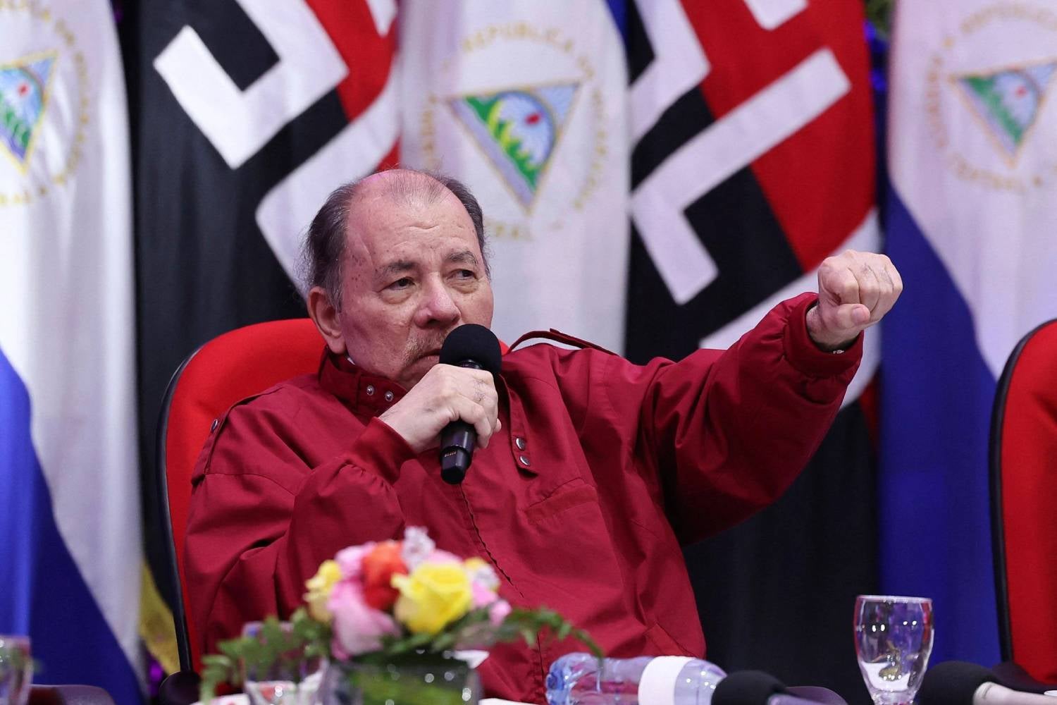 Ortega acusa Trump de "instabilidade mental" por lançar guerra com o Irão