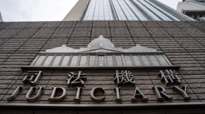 Duas pessoas acusadas em Hong Kong de apelo a boicote das eleições de dezembro