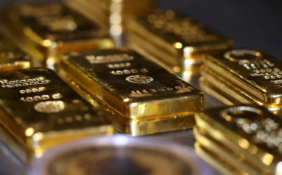 Gold surpasses historic US$5,000 mark amid uncertainty