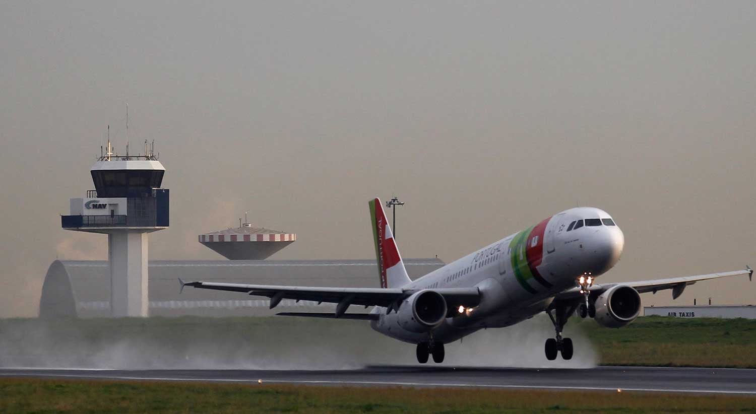 Aeroporto de Lisboa. OMS est� �atenta� aos n�veis elevados de part�culas nocivas