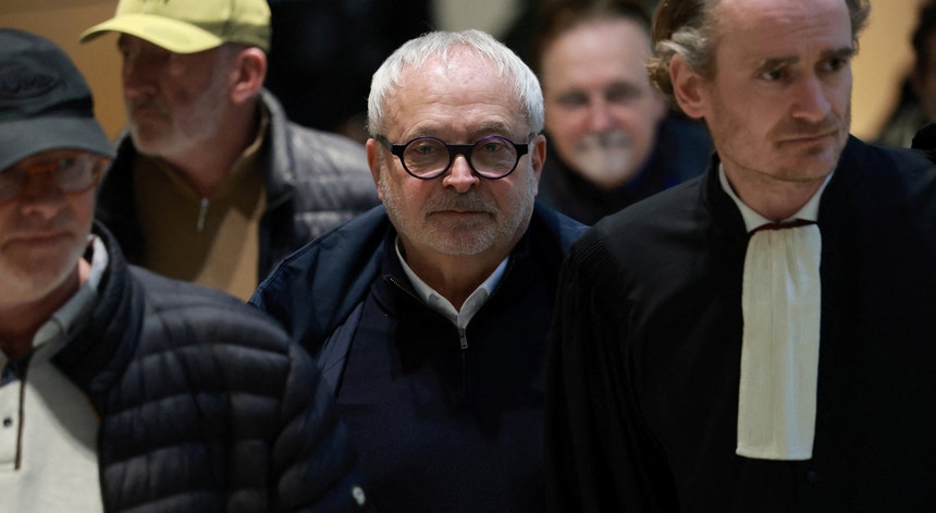 Ex-senador francês condenado a quatro anos de prisão por drogar deputada