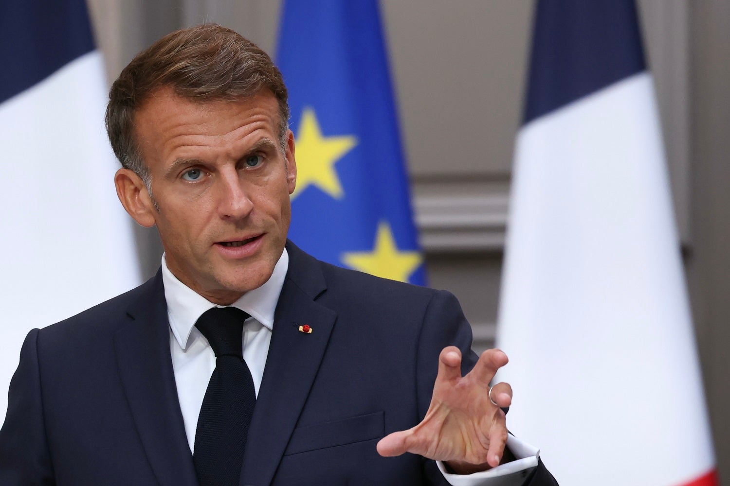 Macron fala de discussão "muito construtiva" com Trump sobre Ormuz e Ucrânia