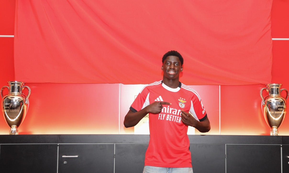 Lateral Daniel Banjaqui renova com o Benfica até 2031