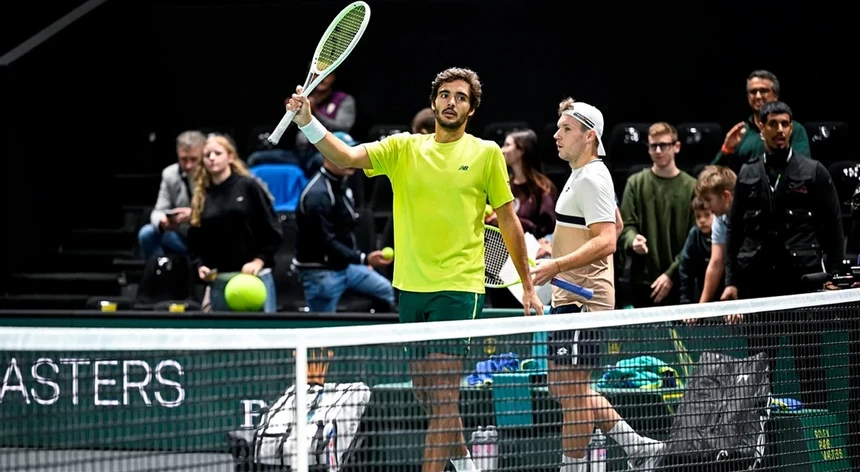 Imagem de Francisco Cabral nas `meias` de pares do torneio de ténis de Brisbane