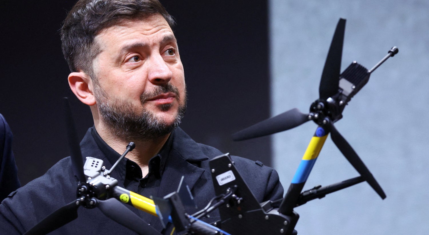 Zelensky disposto a negociar diretamente com Putin mas sem "tretas históricas"