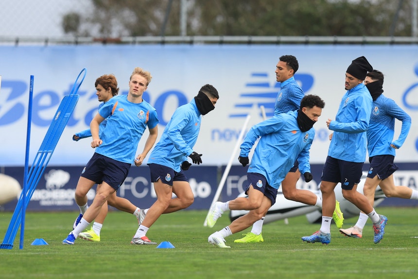 FC Porto procura repor vantagem para os rivais na receção ao Gil Vicente