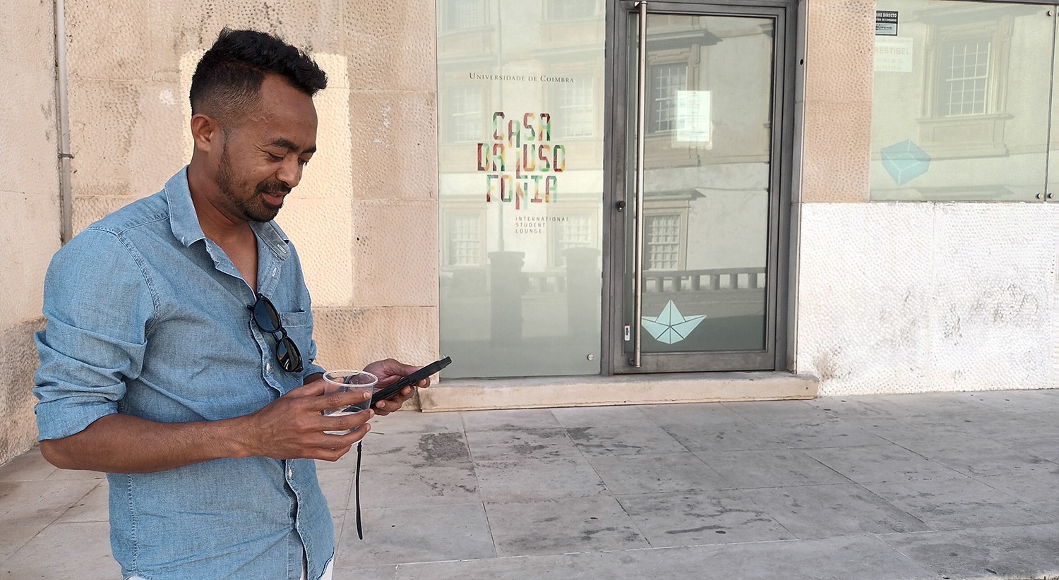  Dur&atilde;o Silva estudou filosofia num semin&aacute;rio em Timor. Em 2015, depois de um est&aacute;gio de administra&ccedil;&atilde;o numa par&oacute;quia, percebeu que queria seguir contabilidade. 