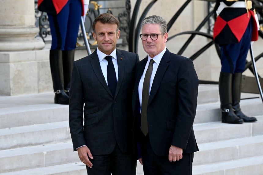 O presidente francês, Emmanuel Macron, e o primeiro-ministro britânico, Keir Starmer, anunciaram um acordo para aumentar a cooperação bilateral na luta contra a imigração ilegal
