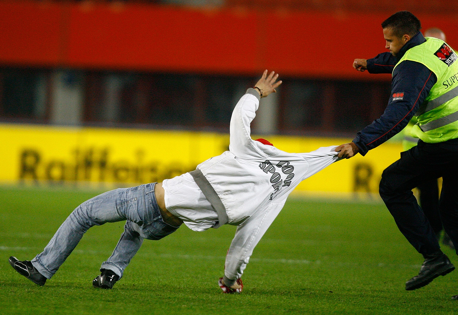  Num jogo amig&aacute;vel entre a &Aacute;ustria e a Turquia em 2008 /Dominic Ebenbichler - Reuters 