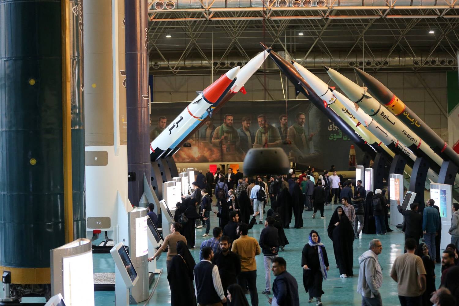 Ucrânia acusa Rússia de fornecer apoio cibernético e imagens de satélite ao Irão