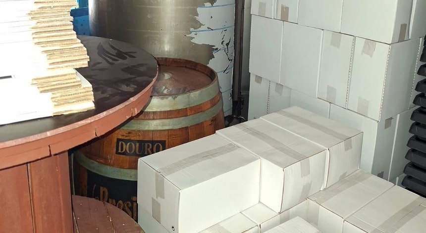 Imagem de Apreendidas 1.326 garrafas. ASAE desmonta 