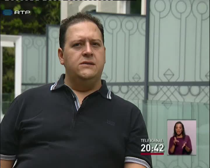 Filho de Pablo Escobar edita livro sobre a vida do pai Filho de Pablo Escobar edita livro sobre a vida do pai