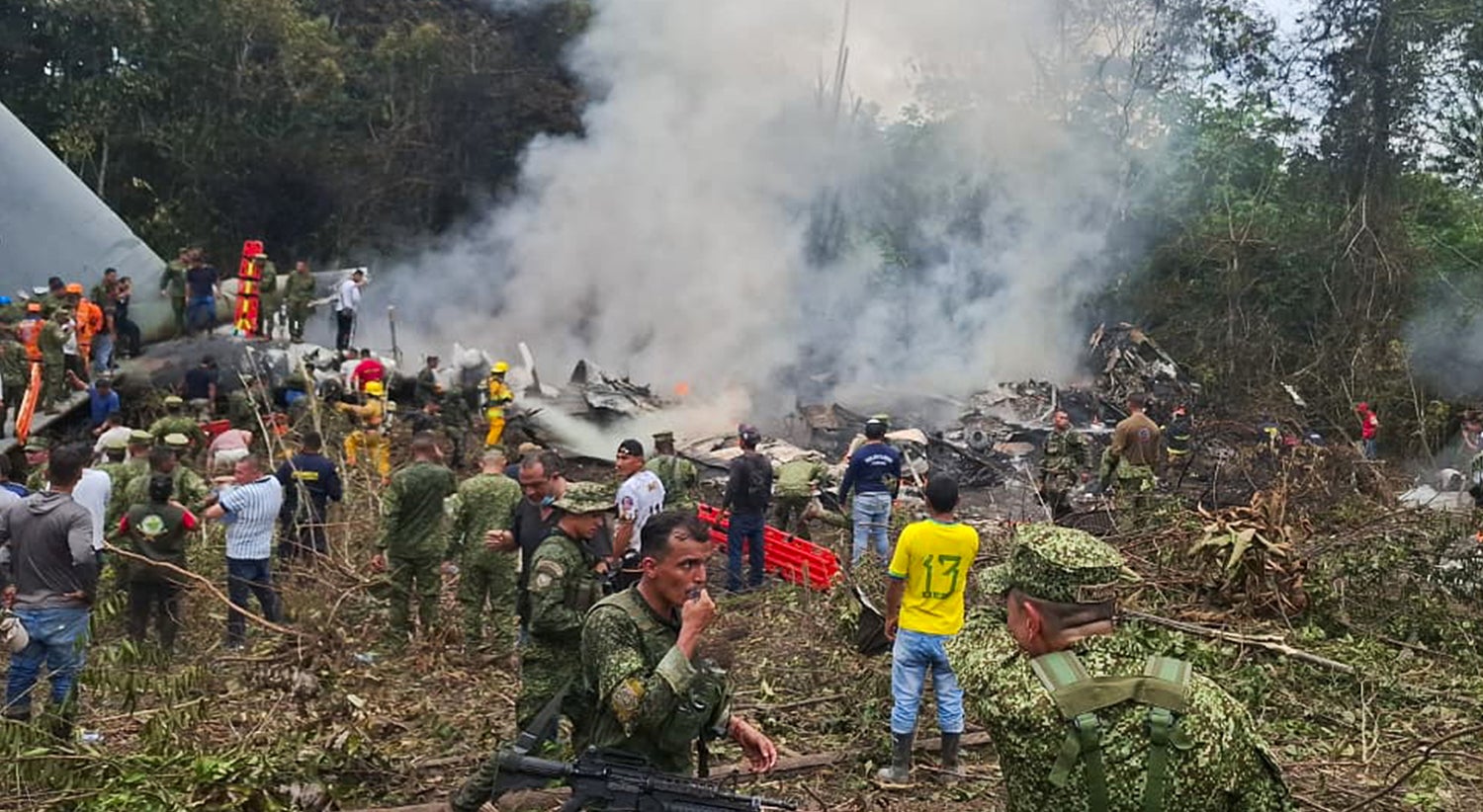 Queda de avião na Colômbia. Morreram dezenas de militares e há vários desaparecidos