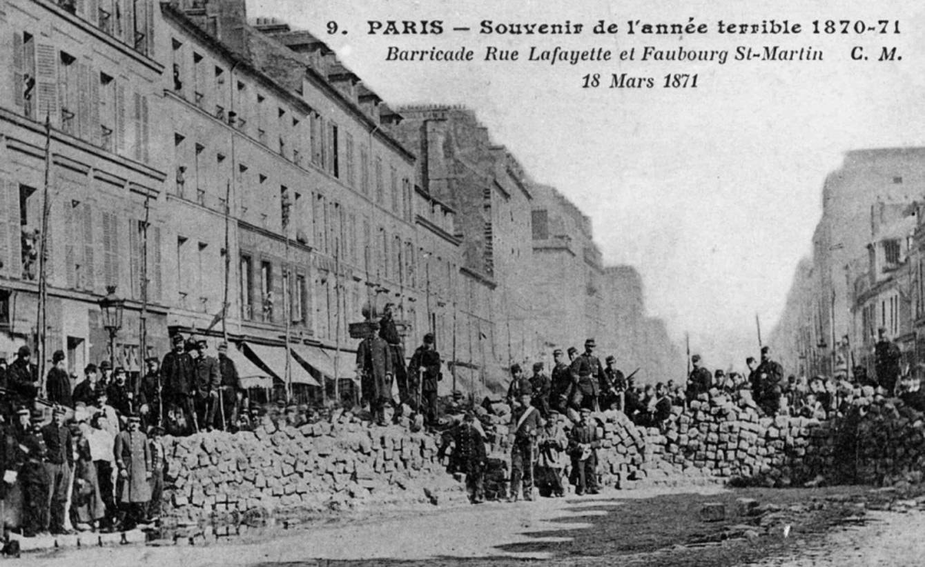  Postal que regista a barricada na Rua Lafayette 