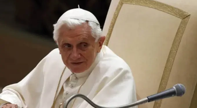 Der emeritierte Papst Benedikt XVI. wird angesichts von Fällen sexuellen Missbrauchs der Untätigkeit beschuldigt