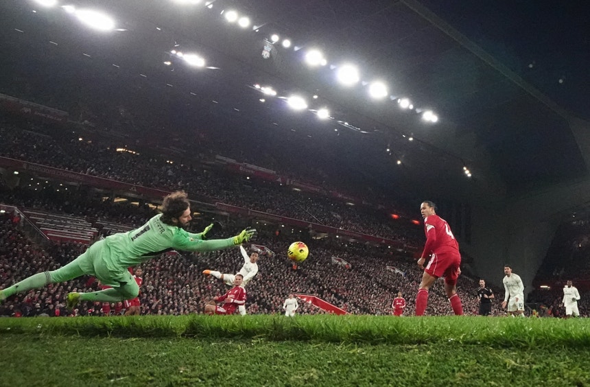 Imagem de Nottingham Forest agudiza crise do campeão Liverpool