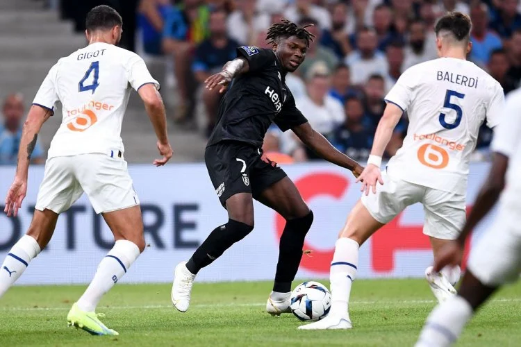 O internacional sub-21 português Nuno Tavares estreou-se oficialmente no Marselha e marcou um dos quatro golos da formação do sul de França
