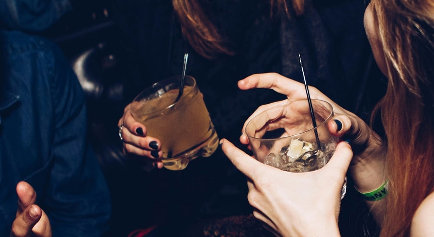 Consumos aditivos diminuem entre estudantes dos 13 aos 18 anos