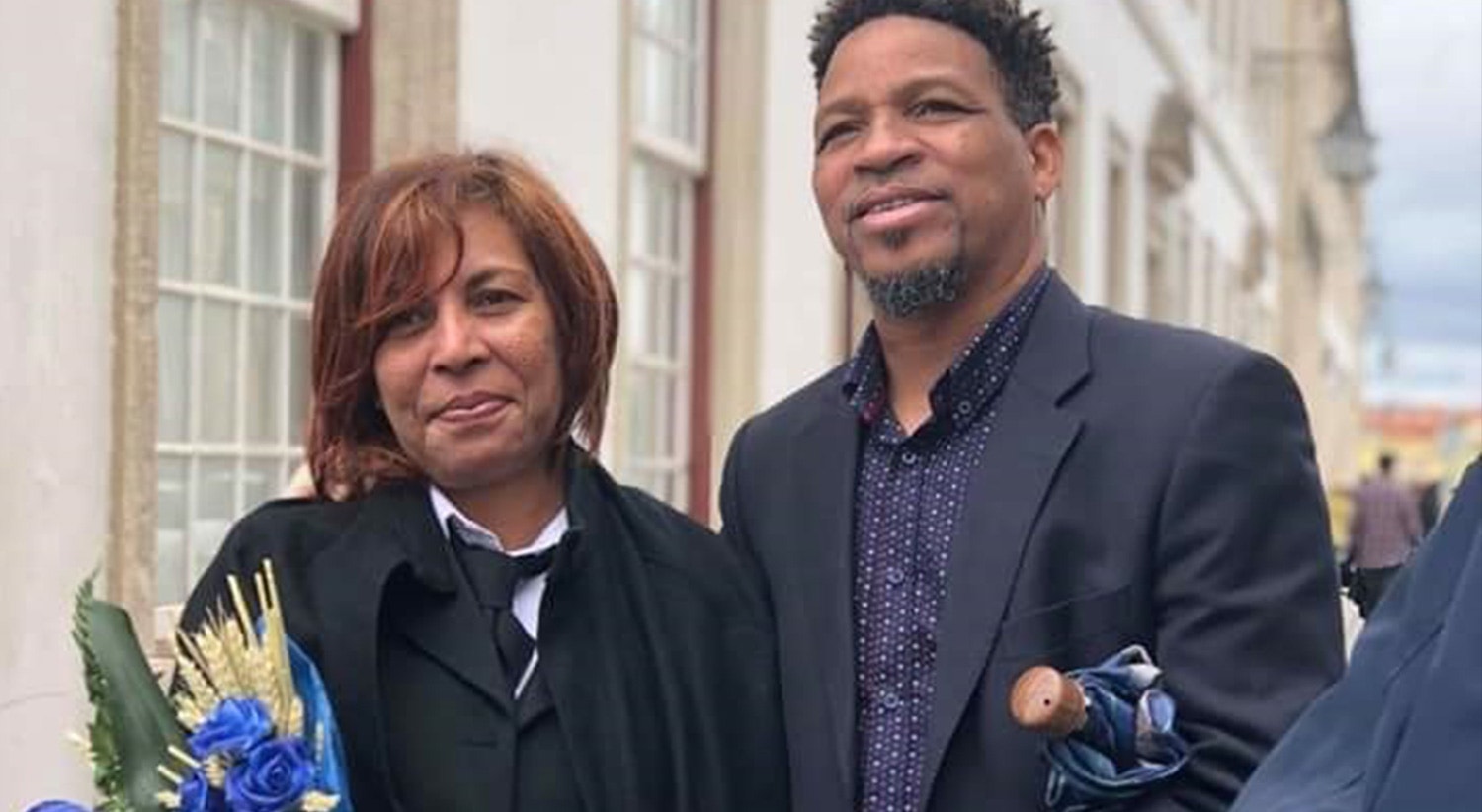  Fotografia com o marido na Ben&ccedil;&atilde;o das Pastas em 2018, quando terminou o curso de Estudos Art&iacute;sticos. 