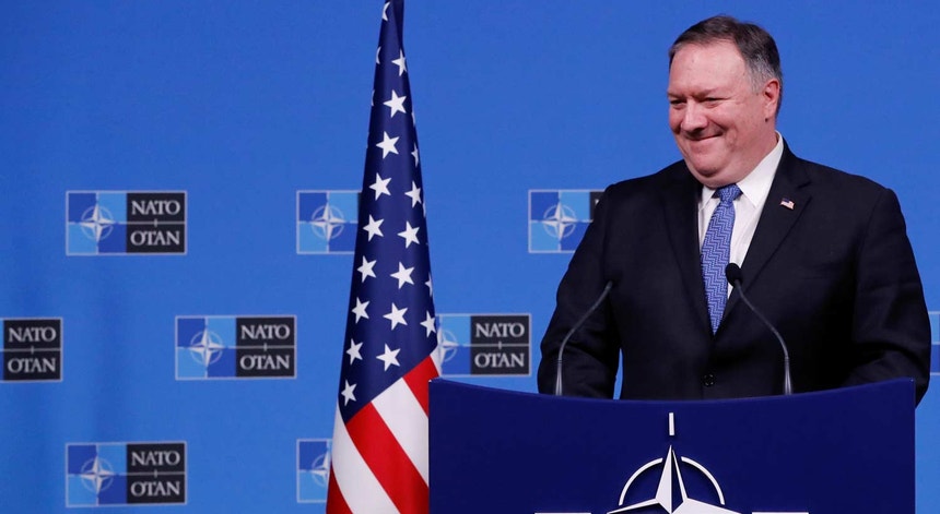 Mike Pompeo, secretário de Estado dos EUA, após a reunião dos Ministros de Negócios estrangeiros da NATO, em Bruxelas
