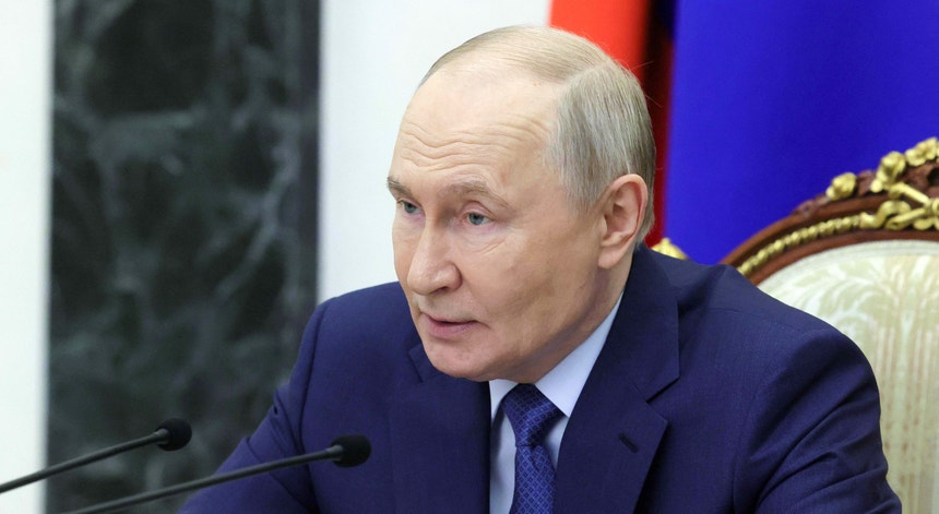 Putin visita a China na próxima semana para 