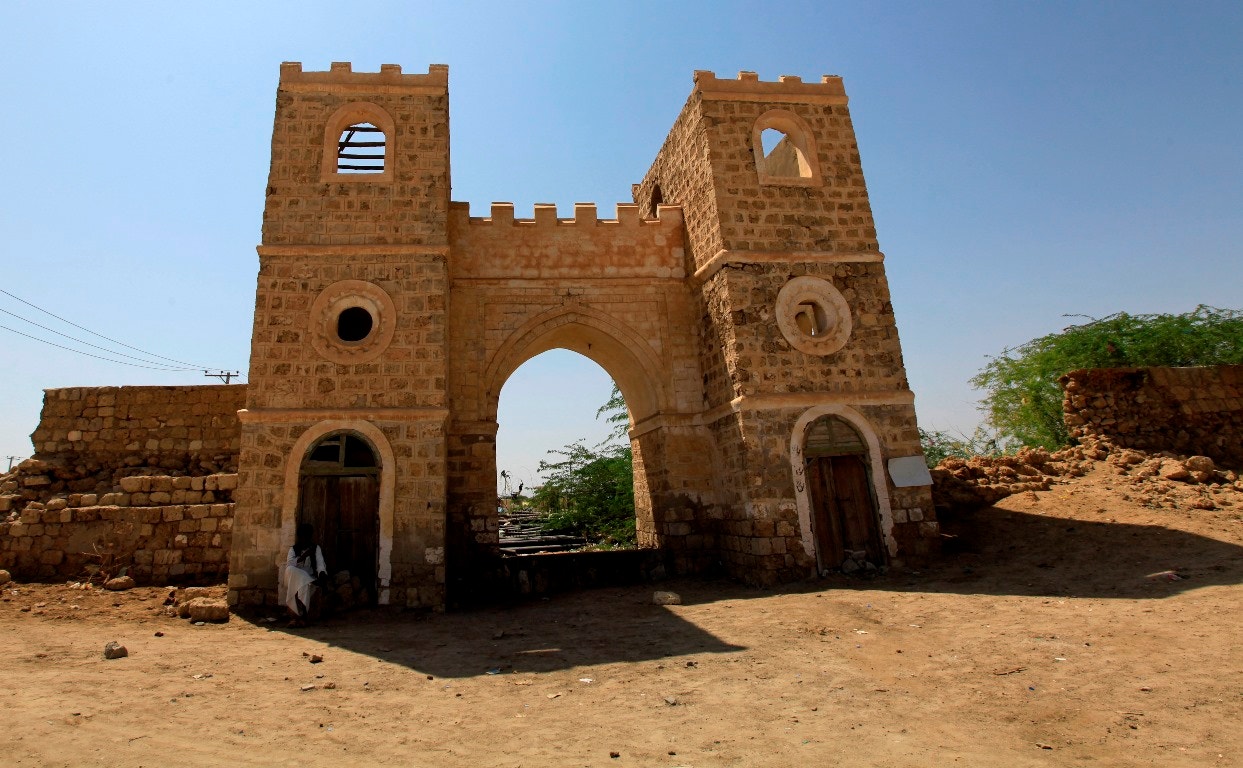  Sud&atilde;o, Suakin, antiga cidade constru&iacute;da em coral, areia e lama com altitude inferior a 10 metros, torna o local vulner&aacute;vel &agrave; eros&atilde;o costeira | Mohamed Nureldin Abda - Reuters 