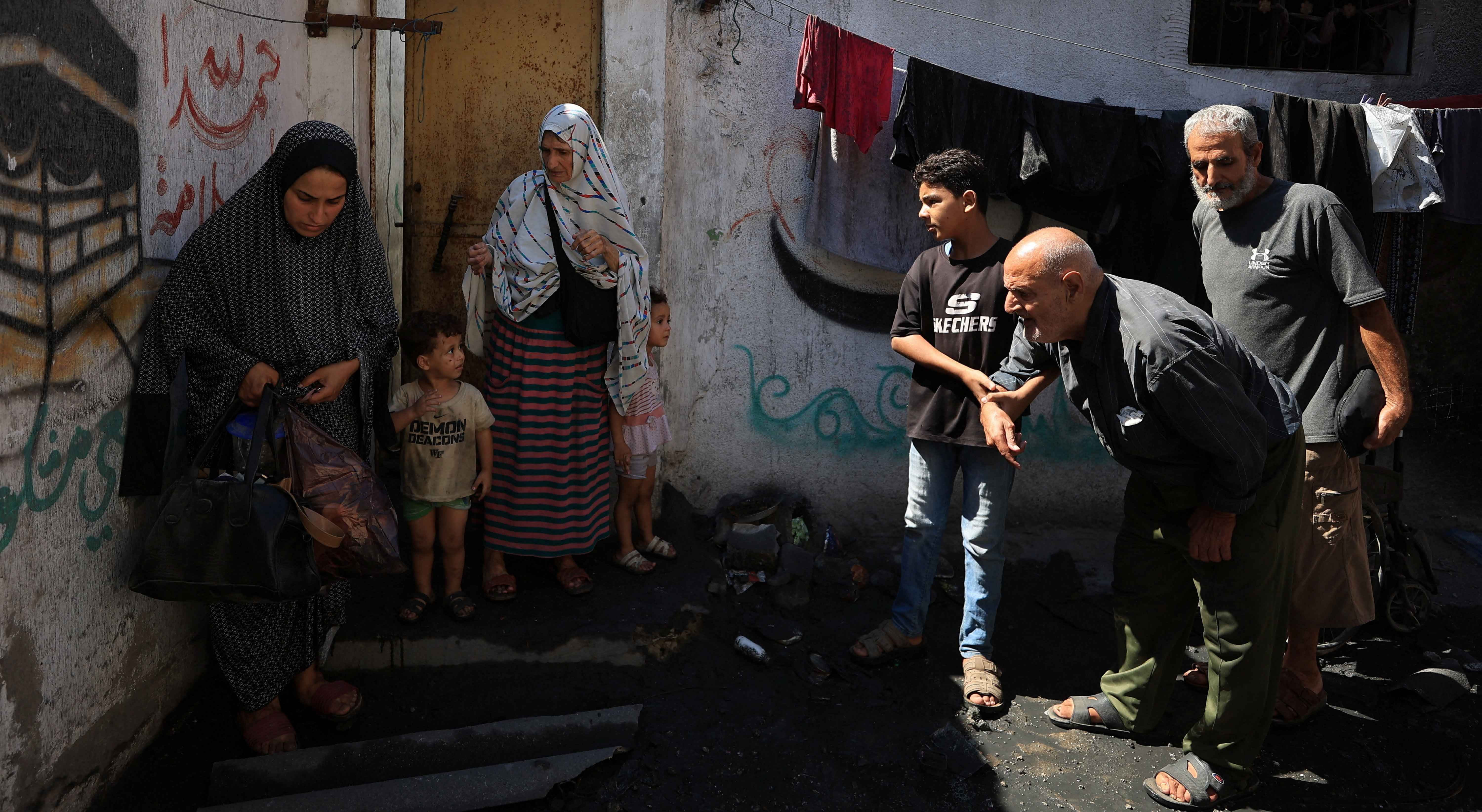 MNE israelita afasta plano para expulsar habitantes de Gaza